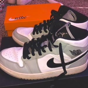 Jordan 1 shoes